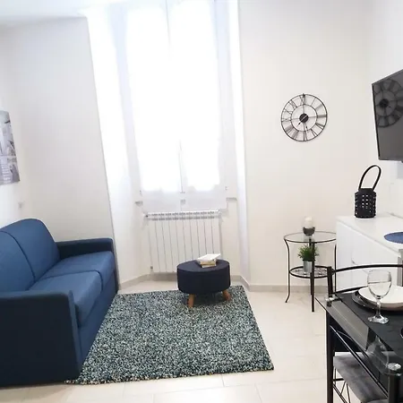 Russomanno Holiday Apartment Como