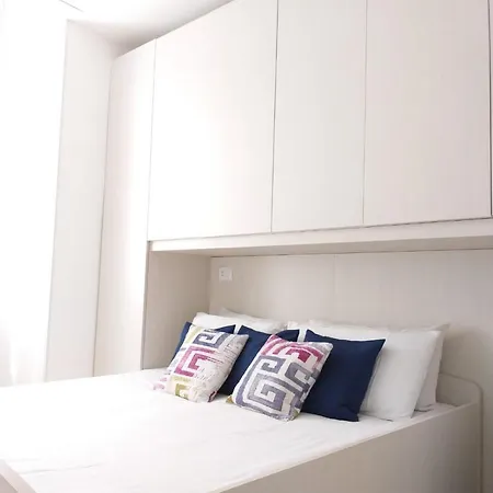 Russomanno Holiday Apartment Como